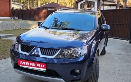 Mitsubishi Outlander III рестайлинг 3, 2008 год, 1 420 000 рублей, 3 фотография