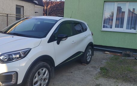 Renault Kaptur I рестайлинг, 2017 год, 1 400 000 рублей, 2 фотография