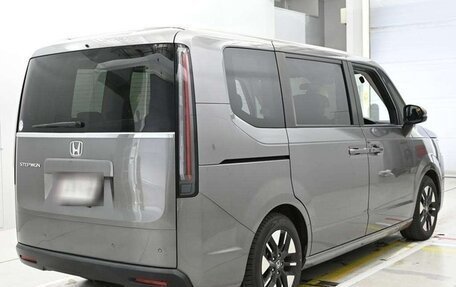 Honda Stepwgn, 2023 год, 2 090 000 рублей, 2 фотография