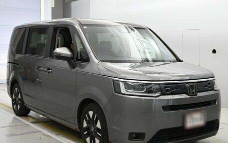 Honda Stepwgn, 2023 год, 2 090 000 рублей, 3 фотография