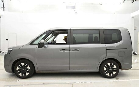 Honda Stepwgn, 2023 год, 2 090 000 рублей, 8 фотография