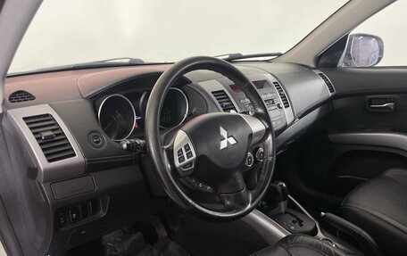 Mitsubishi Outlander III рестайлинг 3, 2011 год, 1 184 000 рублей, 8 фотография