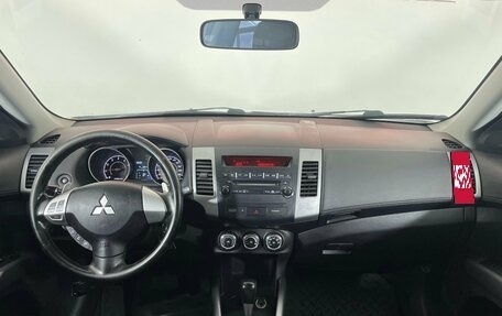 Mitsubishi Outlander III рестайлинг 3, 2011 год, 1 184 000 рублей, 10 фотография
