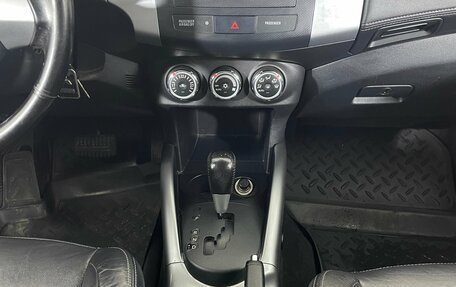 Mitsubishi Outlander III рестайлинг 3, 2011 год, 1 184 000 рублей, 14 фотография