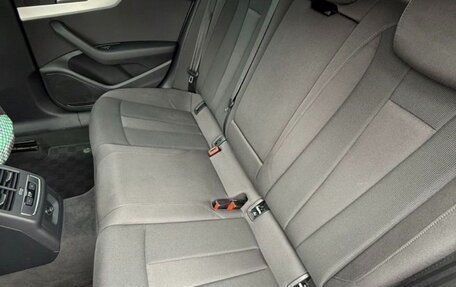 Audi A4, 2017 год, 1 530 000 рублей, 10 фотография