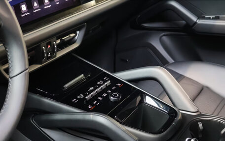 Porsche Cayenne III, 2026 год, 14 200 000 рублей, 30 фотография