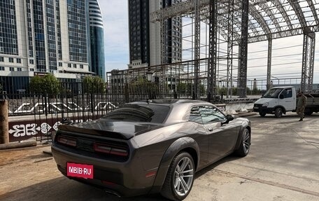 Dodge Challenger III рестайлинг 2, 2018 год, 2 350 000 рублей, 4 фотография