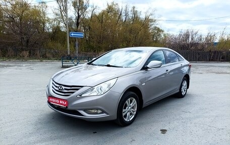 Hyundai Sonata VI, 2010 год, 1 040 000 рублей, 1 фотография