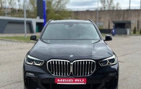 BMW X5, 2019 год, 5 800 000 рублей, 4 фотография