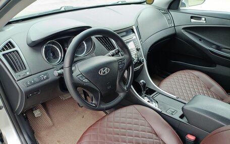 Hyundai Sonata VI, 2010 год, 1 040 000 рублей, 11 фотография