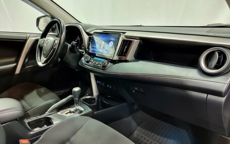 Toyota RAV4, 2019 год, 3 000 000 рублей, 14 фотография