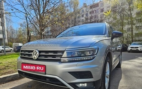 Volkswagen Tiguan II, 2019 год, 2 500 000 рублей, 1 фотография