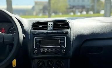 Volkswagen Polo VI (EU Market), 2012 год, 690 000 рублей, 15 фотография