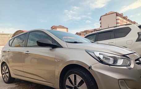 Hyundai Solaris II рестайлинг, 2011 год, 610 000 рублей, 2 фотография