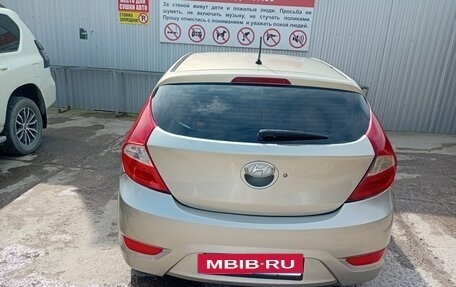 Hyundai Solaris II рестайлинг, 2011 год, 610 000 рублей, 5 фотография