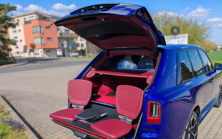 Rolls-Royce Cullinan, 2026 год, 72 000 000 рублей, 5 фотография