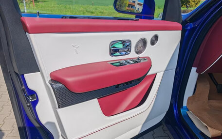 Rolls-Royce Cullinan, 2026 год, 72 000 000 рублей, 7 фотография