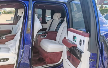 Rolls-Royce Cullinan, 2026 год, 72 000 000 рублей, 19 фотография