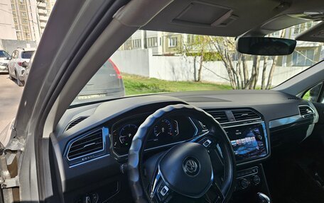 Volkswagen Tiguan II, 2019 год, 2 500 000 рублей, 11 фотография