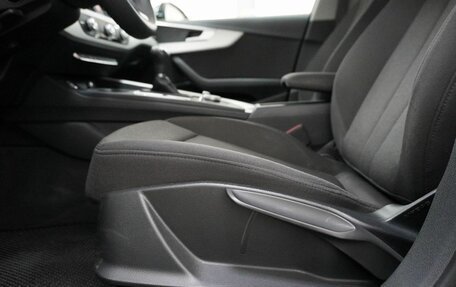 Audi A4, 2019 год, 3 100 000 рублей, 9 фотография