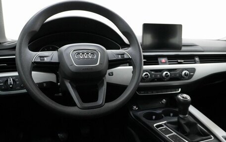 Audi A4, 2019 год, 3 100 000 рублей, 11 фотография