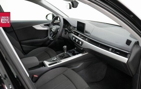 Audi A4, 2019 год, 3 100 000 рублей, 6 фотография