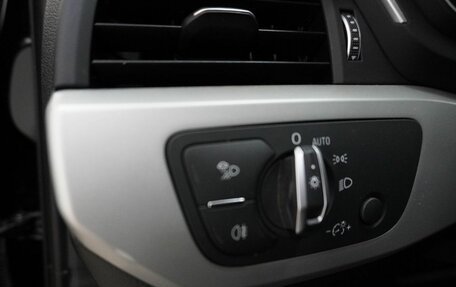 Audi A4, 2019 год, 3 100 000 рублей, 10 фотография