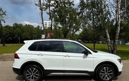 Volkswagen Tiguan II, 2020 год, 2 800 000 рублей, 2 фотография