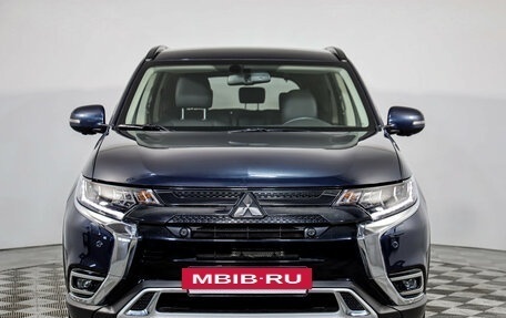 Mitsubishi Outlander III рестайлинг 3, 2021 год, 2 889 000 рублей, 2 фотография