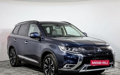Mitsubishi Outlander III рестайлинг 3, 2021 год, 2 889 000 рублей, 3 фотография