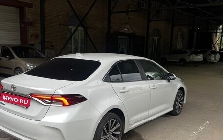 Toyota Corolla, 2022 год, 2 600 000 рублей, 2 фотография