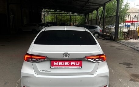 Toyota Corolla, 2022 год, 2 600 000 рублей, 3 фотография