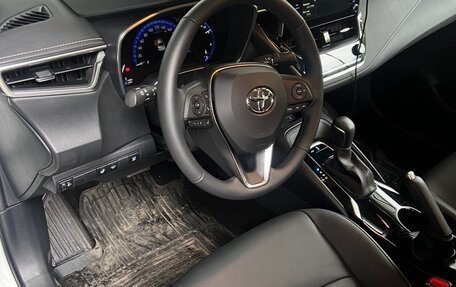 Toyota Corolla, 2022 год, 2 600 000 рублей, 10 фотография