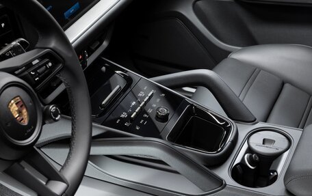 Porsche Cayenne III, 2025 год, 20 990 000 рублей, 18 фотография