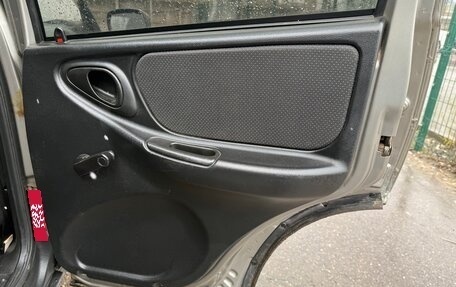 Chevrolet Niva I рестайлинг, 2012 год, 375 000 рублей, 24 фотография