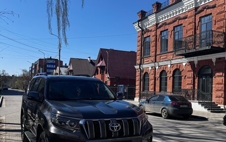 Toyota Land Cruiser Prado 150 рестайлинг 2, 2017 год, 4 900 000 рублей, 1 фотография