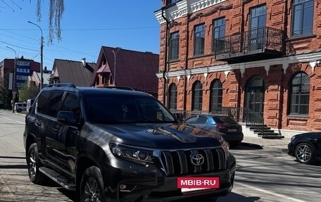 Toyota Land Cruiser Prado 150 рестайлинг 2, 2017 год, 4 900 000 рублей, 2 фотография