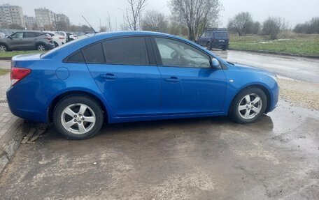 Chevrolet Cruze II, 2011 год, 585 000 рублей, 3 фотография