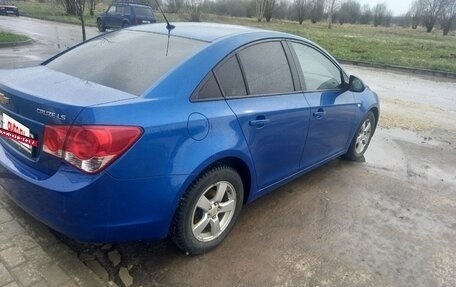 Chevrolet Cruze II, 2011 год, 585 000 рублей, 4 фотография
