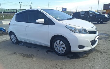 Toyota Vitz, 2013 год, 900 000 рублей, 4 фотография