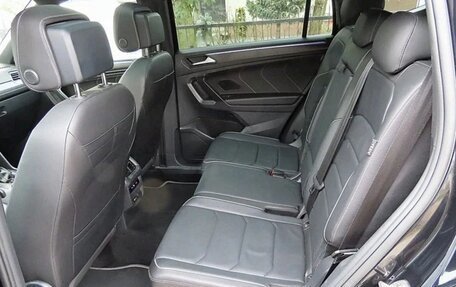 Volkswagen Tiguan II, 2023 год, 3 900 000 рублей, 8 фотография