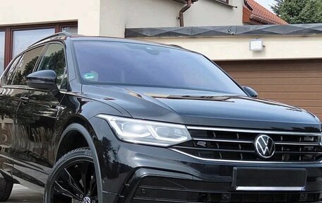 Volkswagen Tiguan II, 2023 год, 3 900 000 рублей, 5 фотография