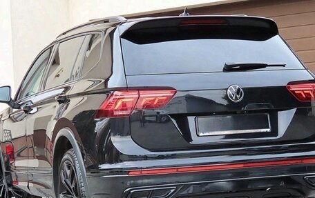 Volkswagen Tiguan II, 2023 год, 3 900 000 рублей, 2 фотография