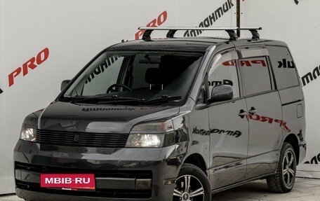 Toyota Voxy II, 2002 год, 695 000 рублей, 3 фотография