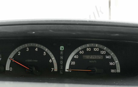 Toyota Voxy II, 2002 год, 695 000 рублей, 12 фотография