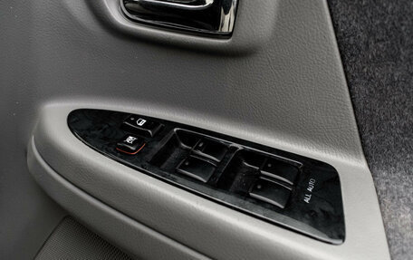 Toyota Voxy II, 2002 год, 695 000 рублей, 16 фотография