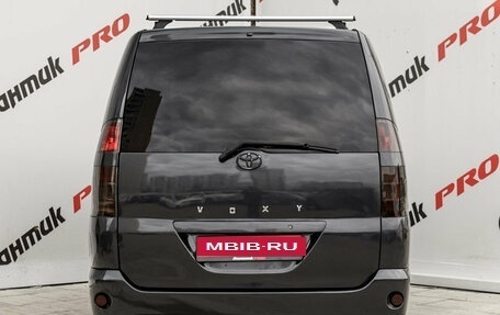 Toyota Voxy II, 2002 год, 695 000 рублей, 7 фотография