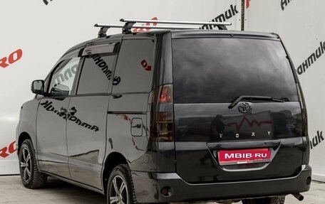 Toyota Voxy II, 2002 год, 695 000 рублей, 6 фотография