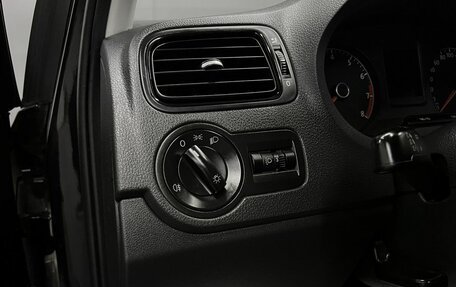 Volkswagen Polo VI (EU Market), 2015 год, 1 045 000 рублей, 18 фотография