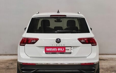 Volkswagen Tiguan II, 2021 год, 2 563 000 рублей, 6 фотография